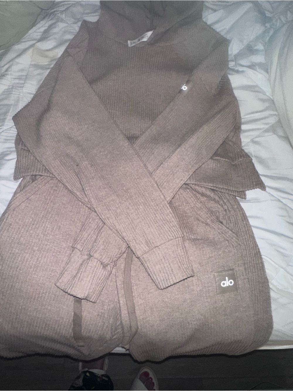 Incredibly soft matching Alo Yoga "Muse" ribbed lounge set in Gravel Heather